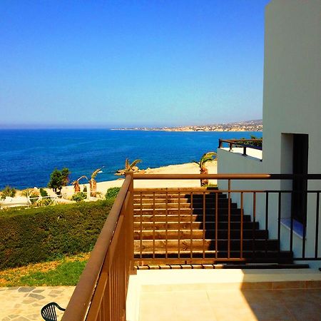 Aura Holiday Villas Paphos Exterior photo