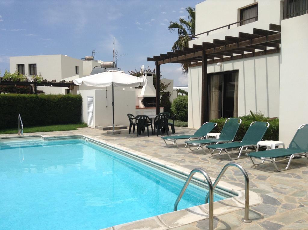 Aura Holiday Villas Paphos Room photo