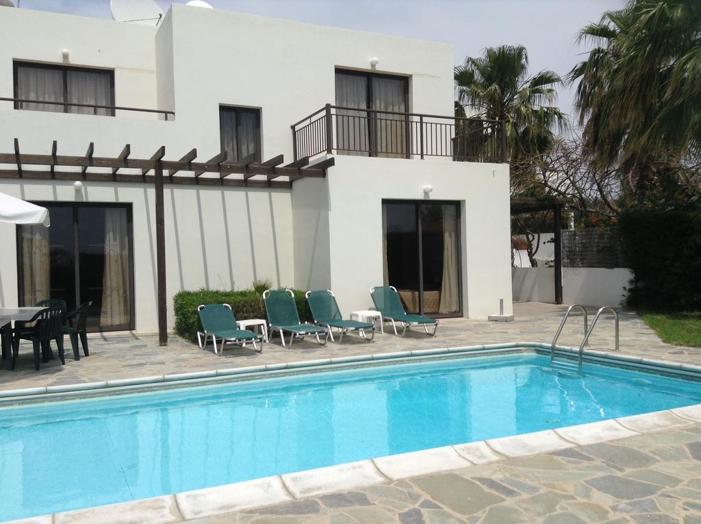 Aura Holiday Villas Paphos Room photo