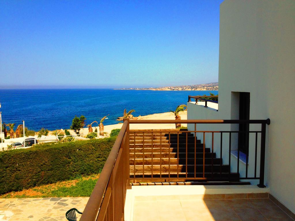 Aura Holiday Villas Paphos Exterior photo